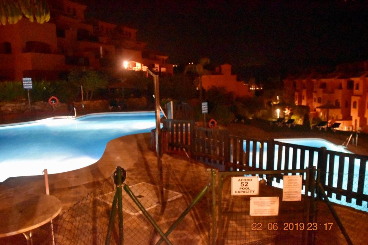 Luxury 2-Bedrooms & Bathrooms Estepona Apartment Eksteriør bilde