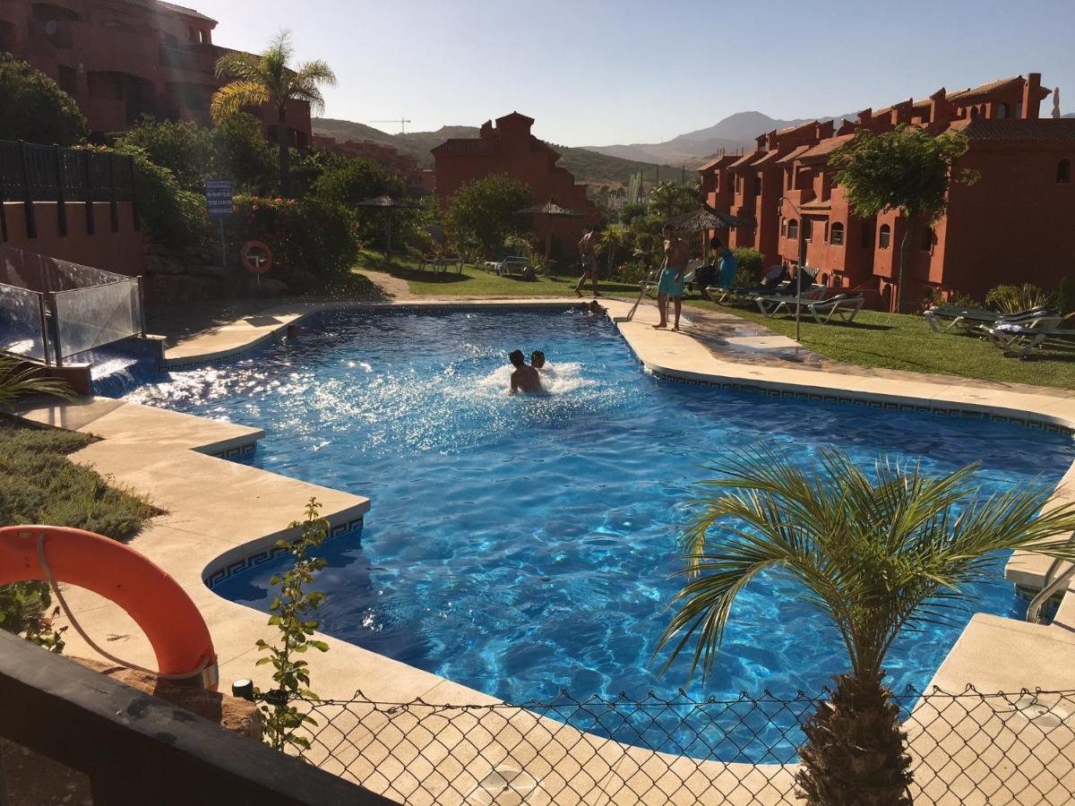 Luxury 2-Bedrooms & Bathrooms Estepona Apartment Eksteriør bilde