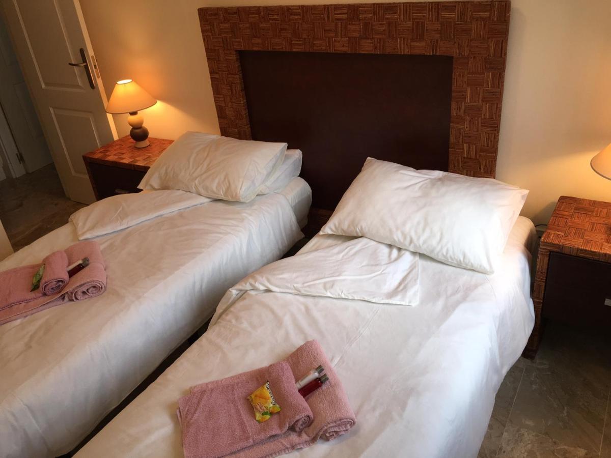 Luxury 2-Bedrooms & Bathrooms Estepona Apartment Eksteriør bilde